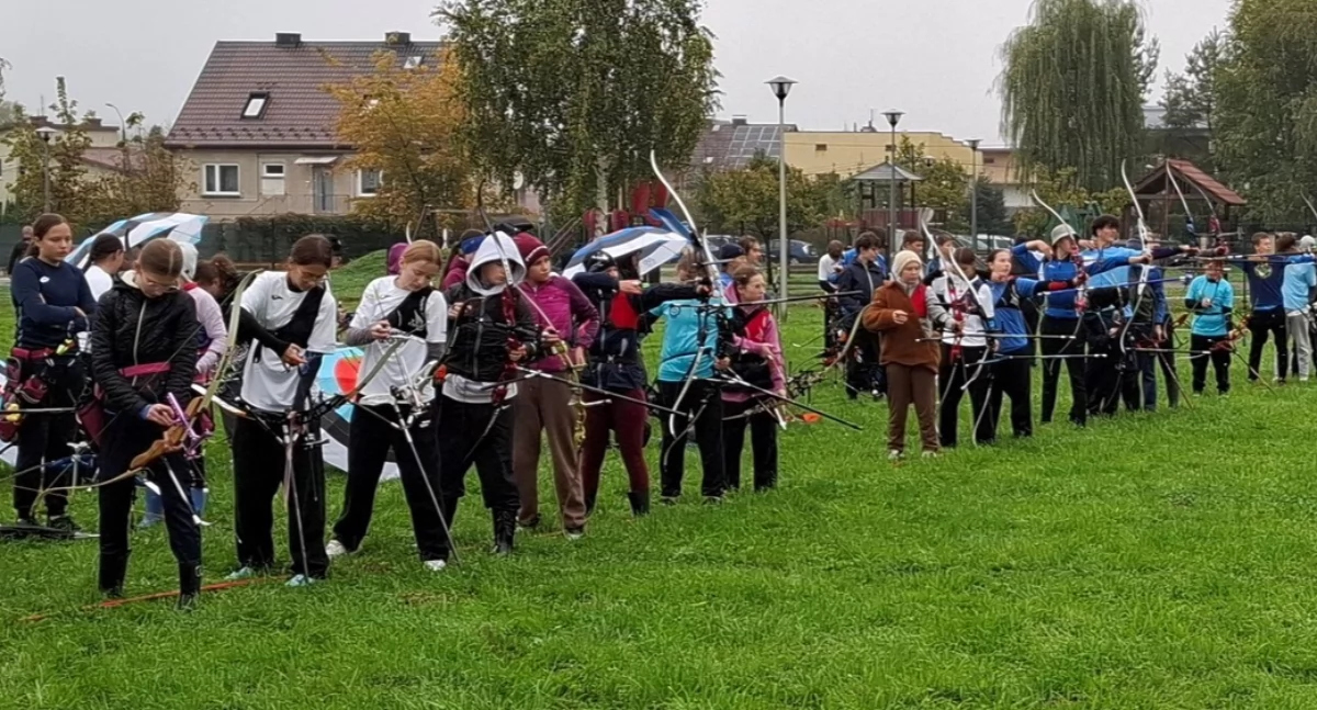 Pozostałe, Edycja Zawodów Łuczniczych Dobczycach prawie zawodników reprezentantów Dobczyc - zdjęcie, fotografia