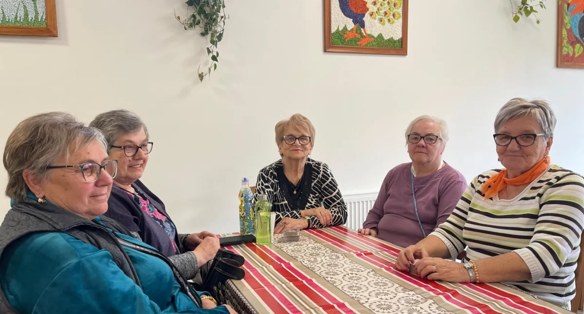 Mieszkańcy , Myślenice Światowy Dzień Seniora rozmowa uczestnikami Dziennego Senior Myślenicach - zdjęcie, fotografia