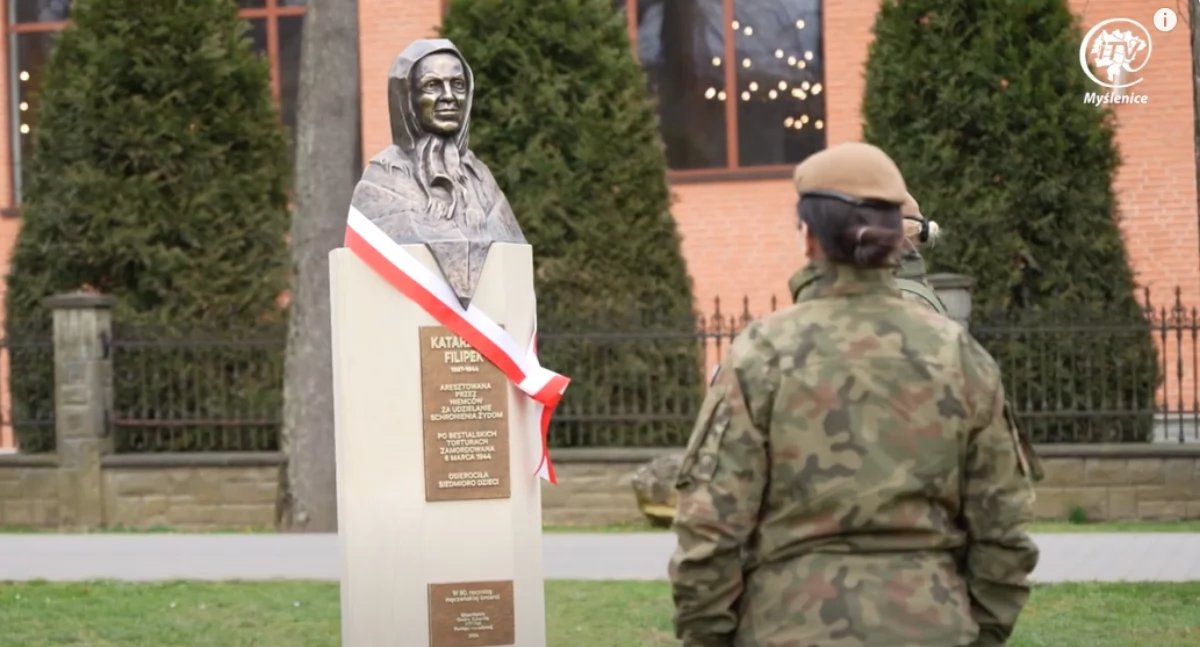 Historia, Tokarnia Wojewódzkie Obchody Narodowego Pamięci Polaków ratujących Żydów okupacją niemiecką pomniku Katarzyny Filipek Tokarni transmisja żywo - zdjęcie, fotografia