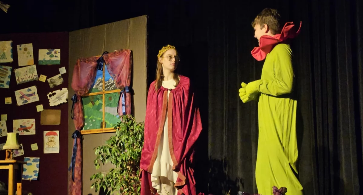 Teatr, Myślenice Młodzi ludzie wielka pasja Mała Księżniczka teatralnej scenie - zdjęcie, fotografia