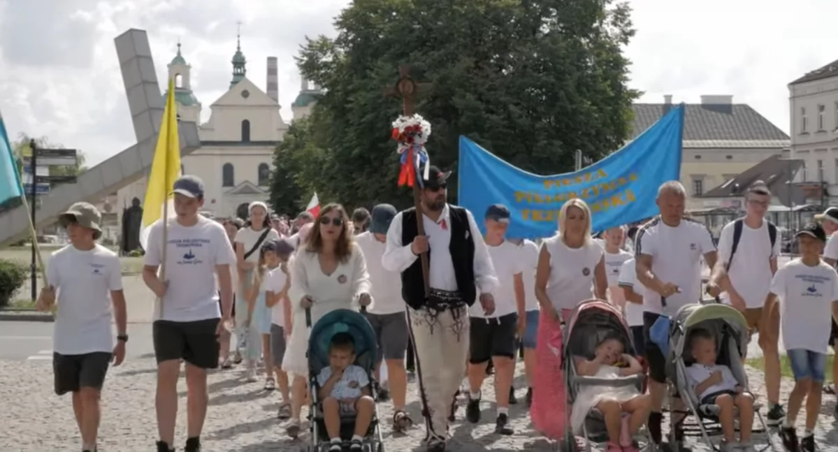 Foto: Screen filmu pielgrzymkowego hymnu 