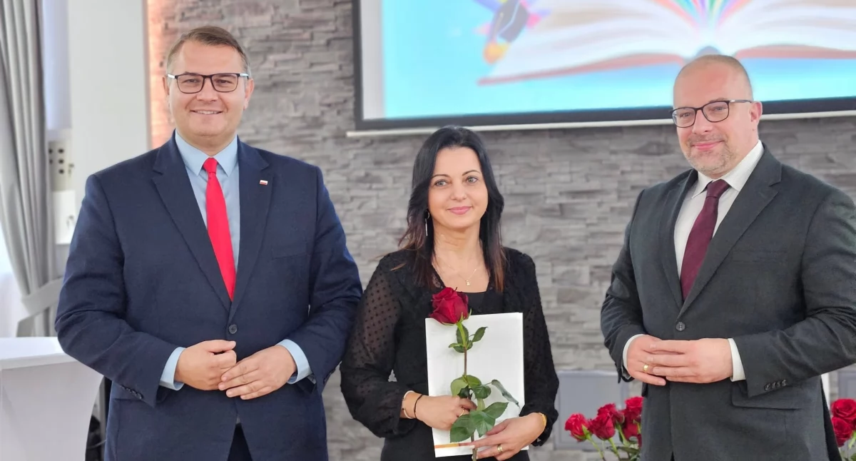 Edukacja szkoły, Gmina Myślenice Nagrody burmistrza dziedzinie edukacji przyznane - zdjęcie, fotografia
