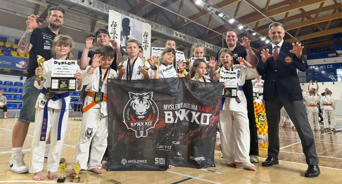 Pozostałe, Karatecy Byakko medalami Czarni Katowicach Myślenicki piąty drużynowo - zdjęcie, fotografia