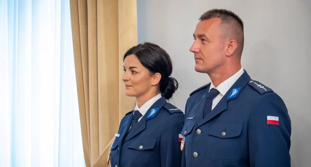 Komunikaty policji, Policjanci Myślenic nagrodzeni bohaterską interwencję Polance - zdjęcie, fotografia