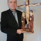 Stanisław Winter - z rzeźbą - luty 2022