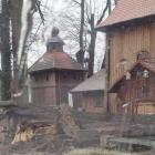wiśniowa kościół wiatr