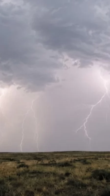Ostrzeżenie meteorologiczne - burze którym miejscami mogą towarzyszyć bardzo silne opady deszczu