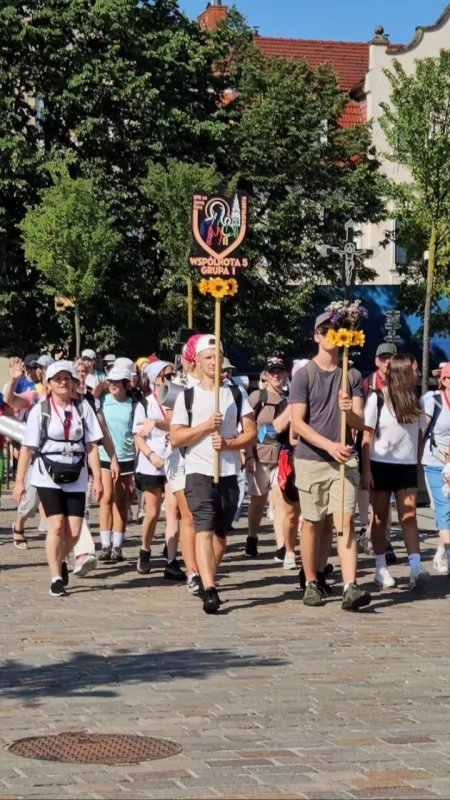 Z Myślenic na Jasną Górę. Pielgrzymi wyruszyli w kilkudniową drogę