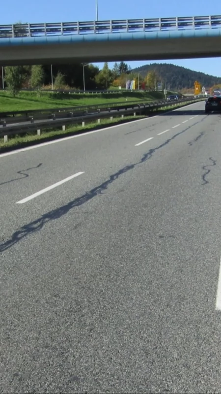 Od środy 16 września trwać będą prace związane z  remontem 660 m nawierzchni zakopianki w Myślenicach (od wiaduktu na Polankę po węzeł na ul. Sobieskiego)