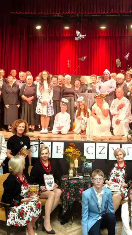 Dziady w Wiśniowej. Narodowe Czytanie połączyło literaturę, teatr, muzykę a nawet . . . kulinaria 