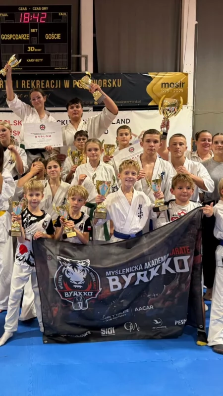 21 medali dla Byakko Myślenice! Spektakularny nokaut i mistrzowskie tytuły 