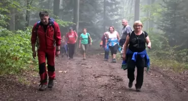 Gmina Dobczyce. Trupielec zdobyty przez wędrowców akcji Odkryj Beskid Wyspowy 