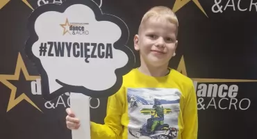 Gmina Raciechowice. Kubuś choruje na dystrofię mięśniową Emery’ego-Dreifussa – chorobę, która stopniowo odbiera mu siłę mięśni. Kubuś walczy o dzieciństwo – pomóż nam dać mu szansę!