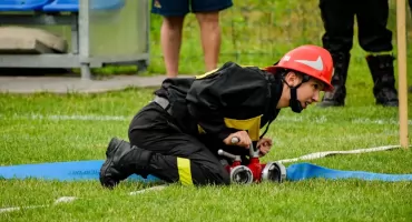 Strażackie emocje w Poznachowicach Dolnych. Druhowie i druhny zmierzyli się w Gminnych Zawodach Sportowo-Pożarniczych 