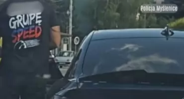 Policja Myślenice: nieprzepisowe modyfikacje pojazdu zakończyły się utratą dowodu rejestracyjnego i wysokim mandatem