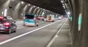 Rekordowy ruch w tunelu na zakopiance. W niedzielę przejechało nim blisko 55 tysięcy aut