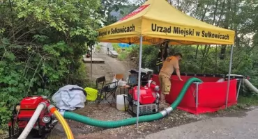 Awaryjny pobór wody z Harbutówki pod lupą. Sułkowice i Wody Polskie różnią się w ocenie działań [GALERIA ZDJĘĆ]