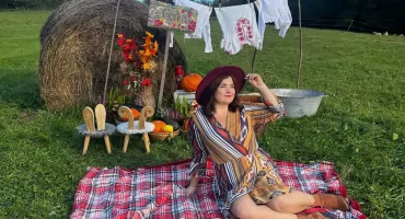 Joanna Kowalczyk- kobieta w kapeluszu, która porzuciła etat, żeby pokazać Życie Za Górką 