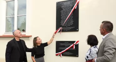 Otwarto Miejsce Pamięci dobczyckich Żydów. Ponad 100 nazwisk dawnych mieszkańców Dobczyc na pamiątkowej tablicy