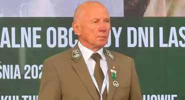 Nadleśniczy Nadleśnictwa Myślenice z prestiżowym odznaczeniem. Mariusz Bartosiewicz w gronie osób uhonorowanych za działalność na rzecz ochrony środowiska i przyrody